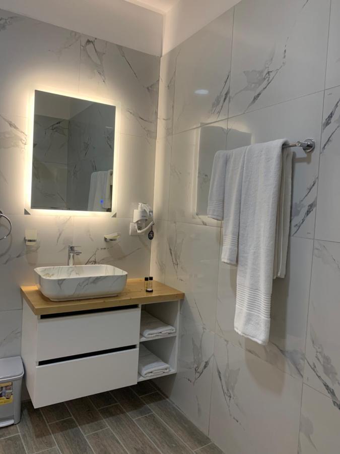 Belux Hotel Tirana Eksteriør billede